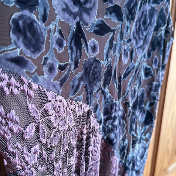 Velvet and lace bohemian Spencer Alexis Dress - Picture 3 of 12